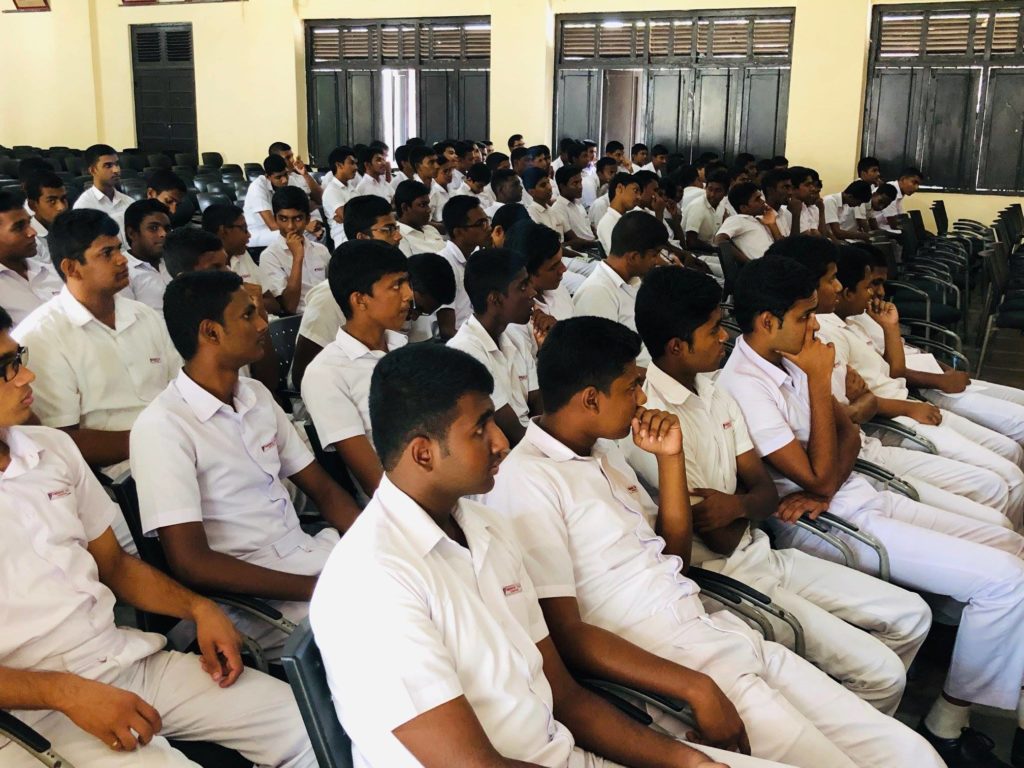 School Reach Workshop at Bandaranayake College – Gampaha | SLIIT