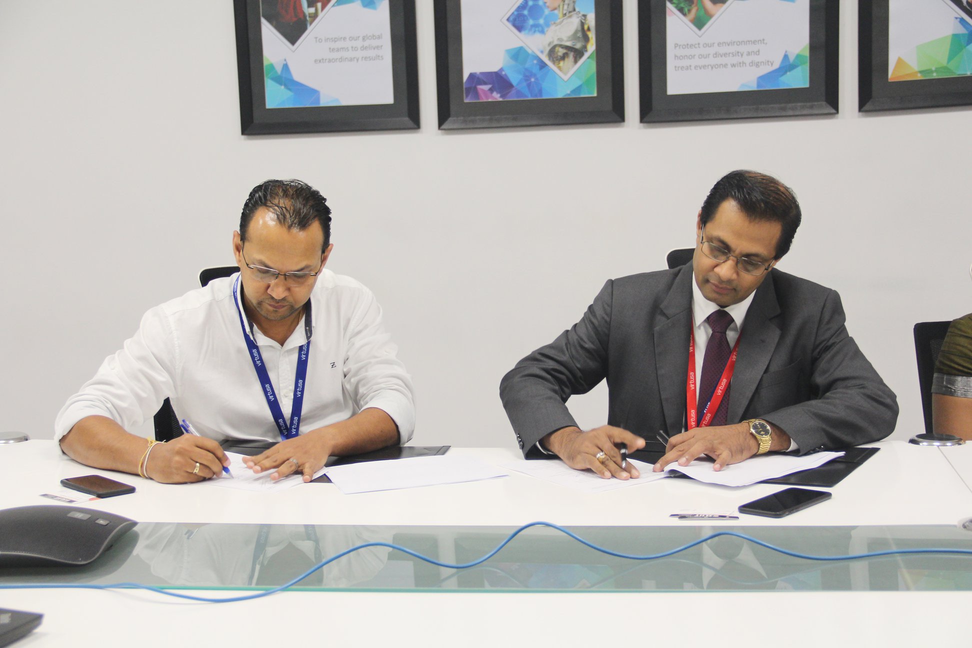 A-MoU-for-Educational-Cooperation-between-SLIIT-Business-School-and-Virtusa-