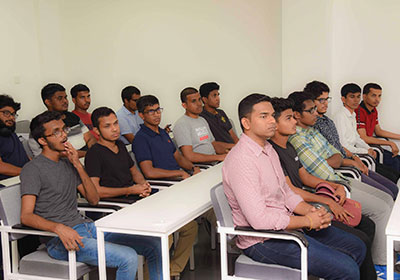 A-pre-departure-training-session-was-organized-by-SLIIT-Global-Education-for-students-