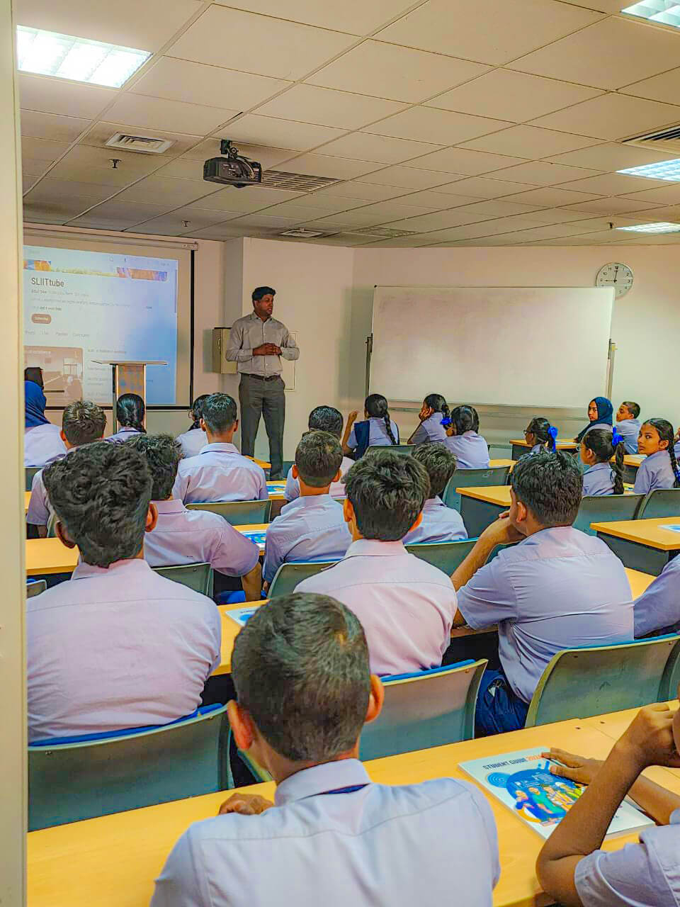 SLIIT welcomed students from Campbell International School